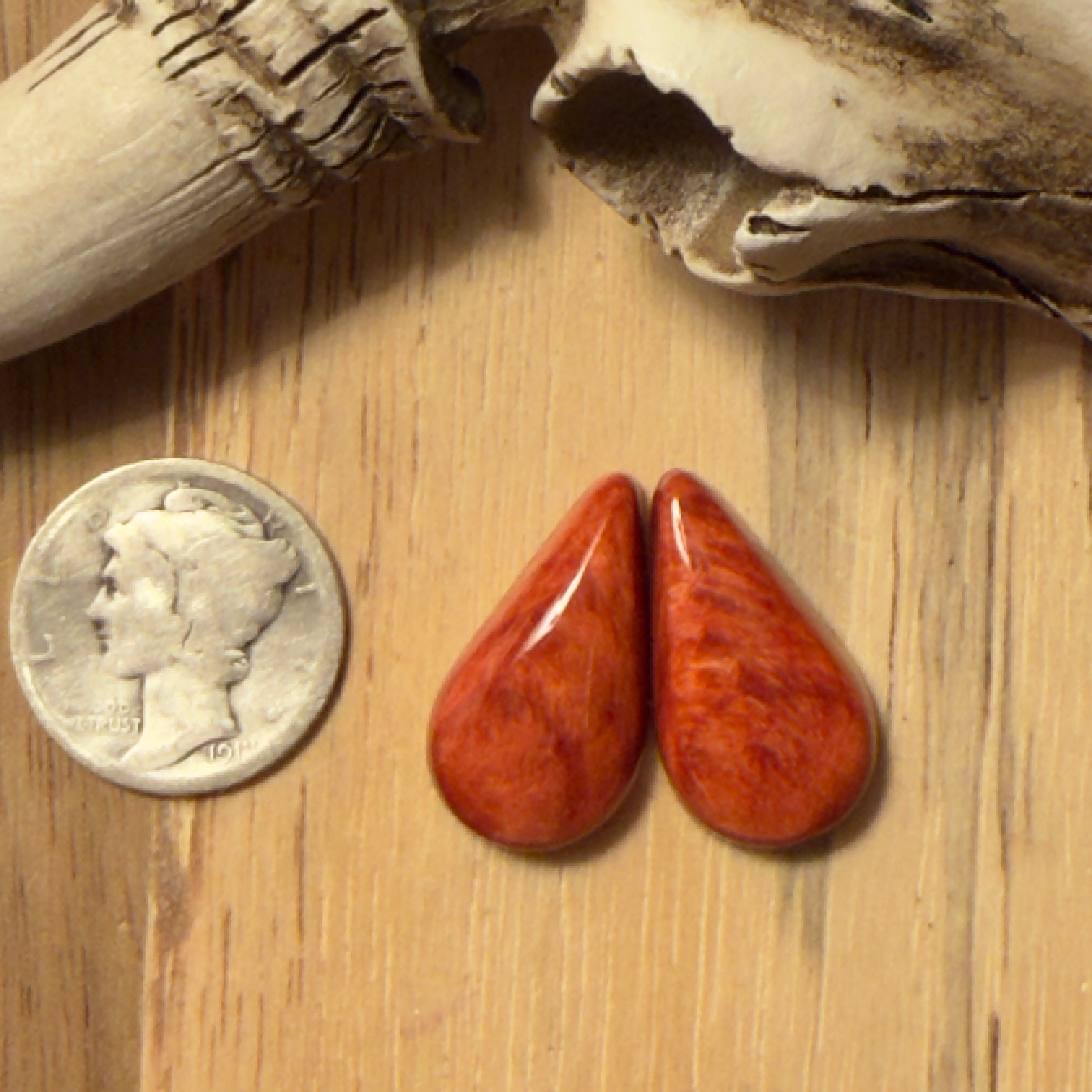 Red Spiny Oyster Matching Pair